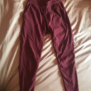 Alphalete ‘Identity’ Joggers - Maroon